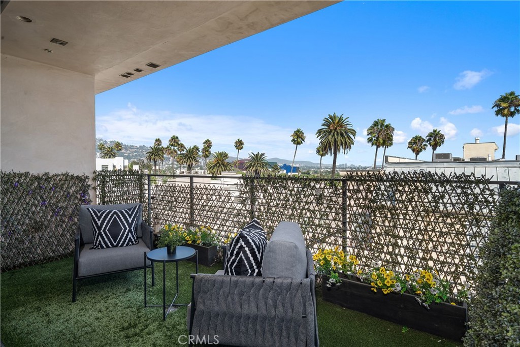 432 N Oakhurst Dr 503