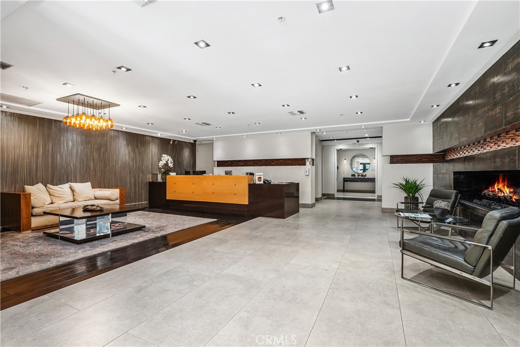 432 N Oakhurst Dr 503