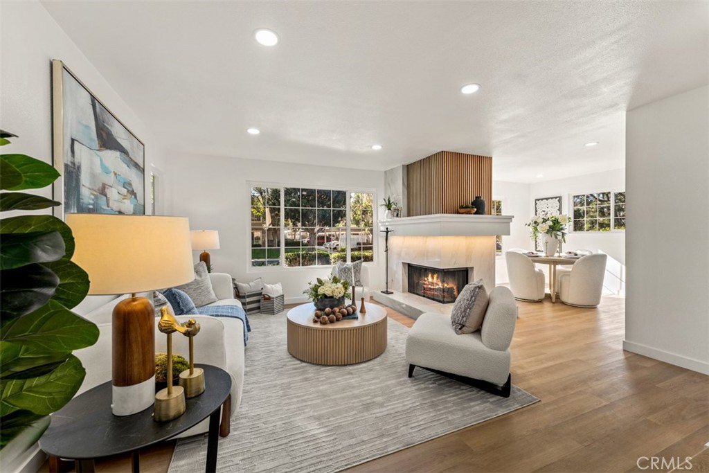 12 Woodleaf