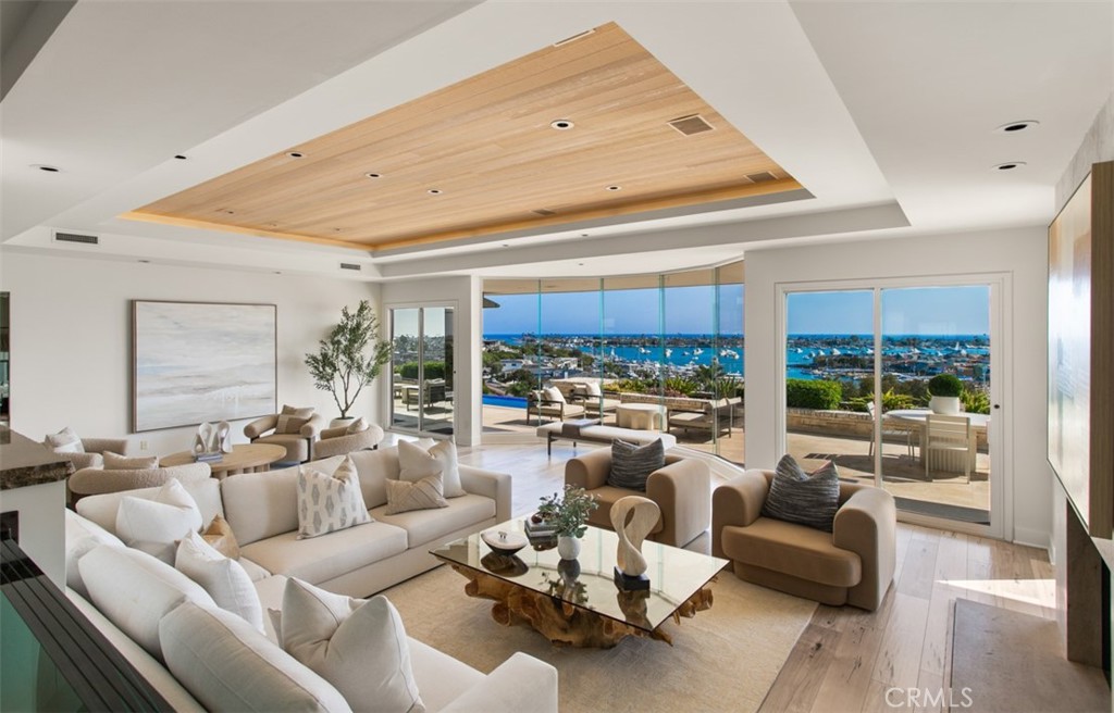 1535 Dolphin Terrace