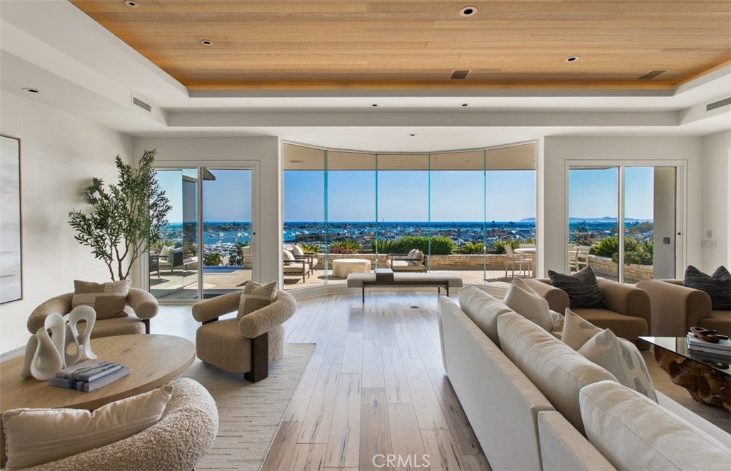 1535 Dolphin Terrace