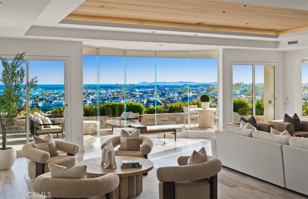 1535 Dolphin Terrace