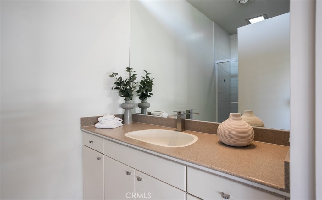 1535 Dolphin Terrace