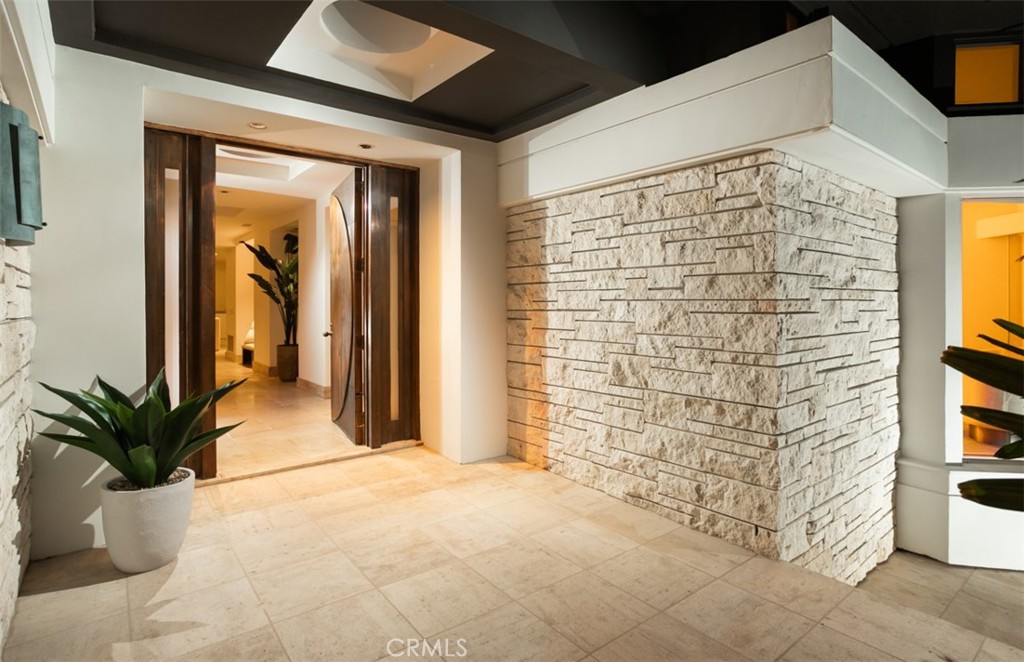 1535 Dolphin Terrace