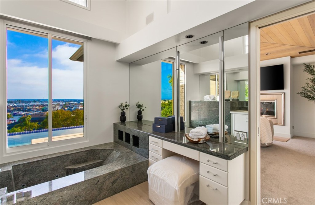 1535 Dolphin Terrace