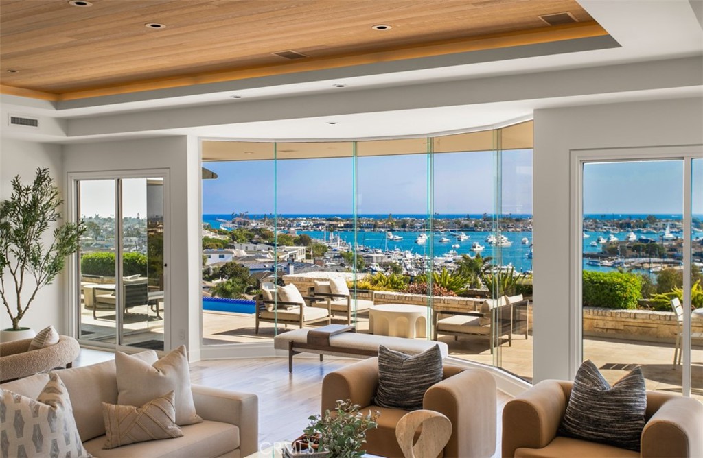 1535 Dolphin Terrace