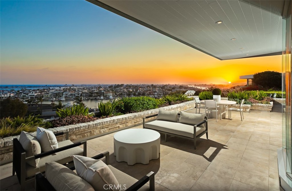 1535 Dolphin Terrace