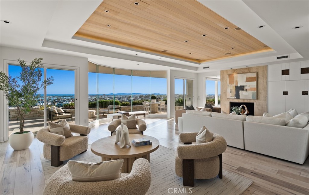 1535 Dolphin Terrace