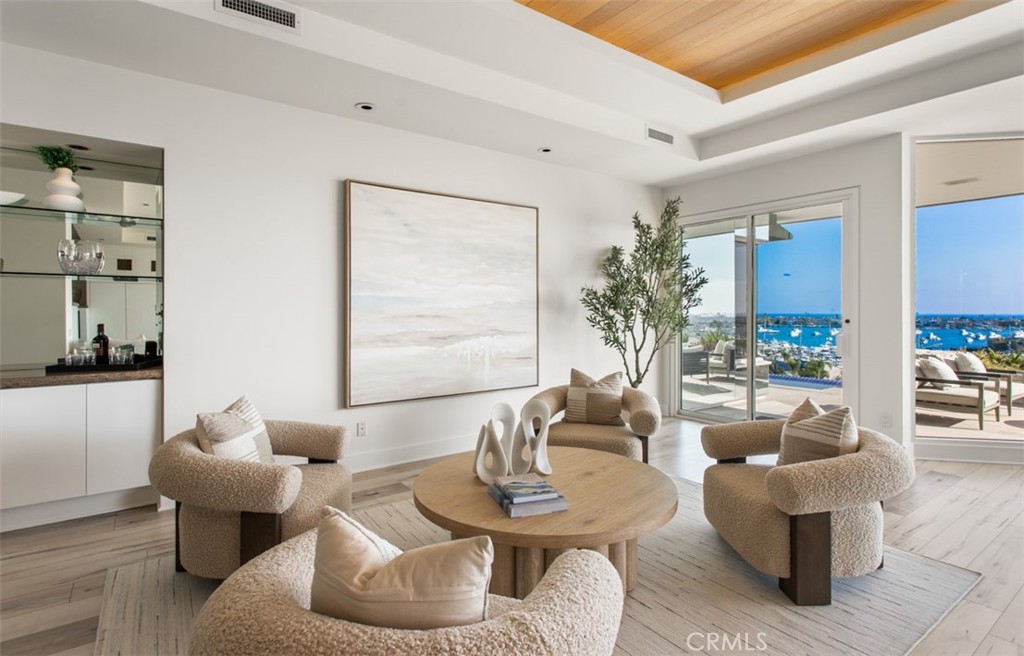 1535 Dolphin Terrace