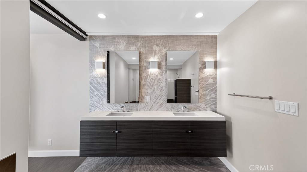 855 Santa Ana Street