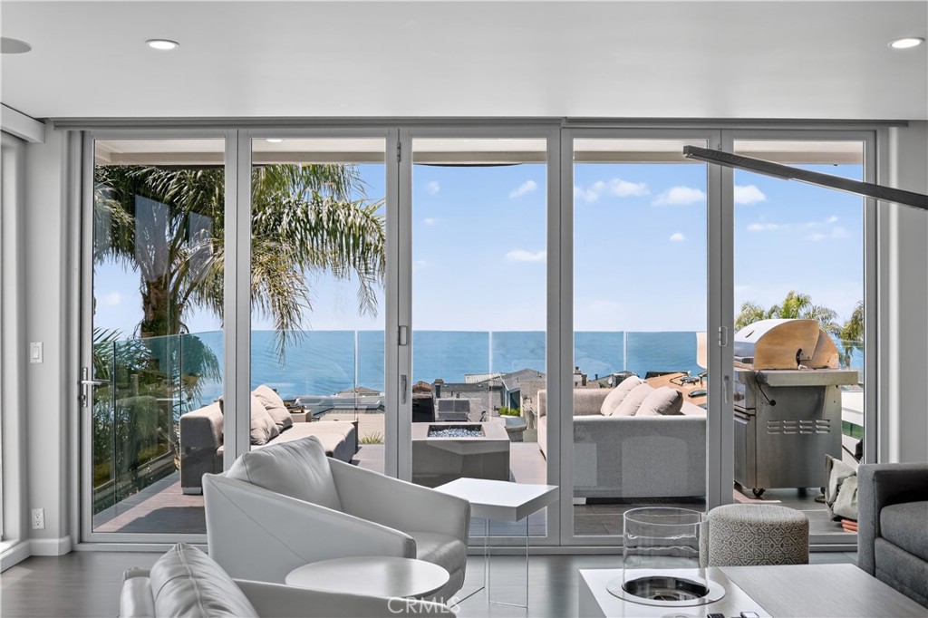 855 Santa Ana Street