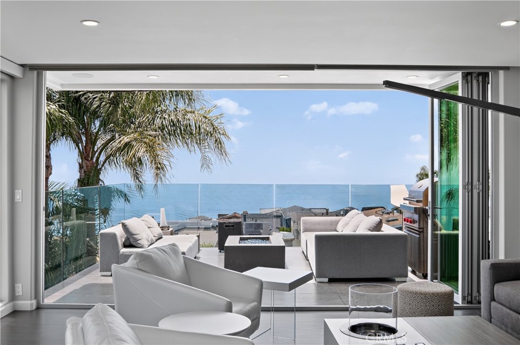 855 Santa Ana Street