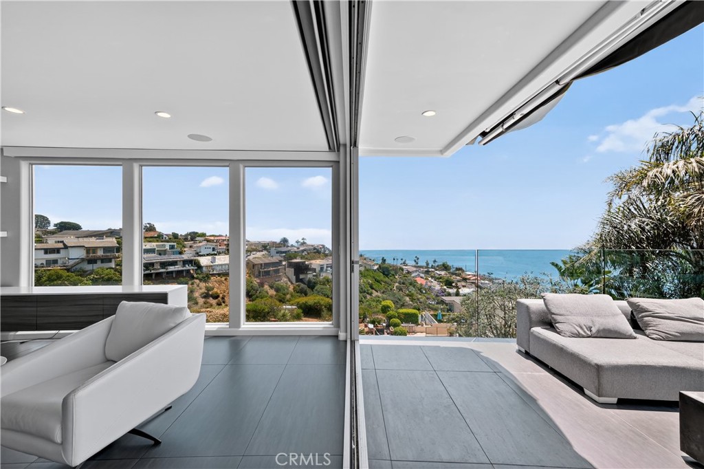 855 Santa Ana Street