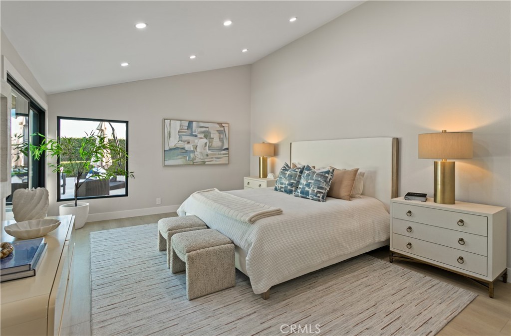 10 White Water Drive