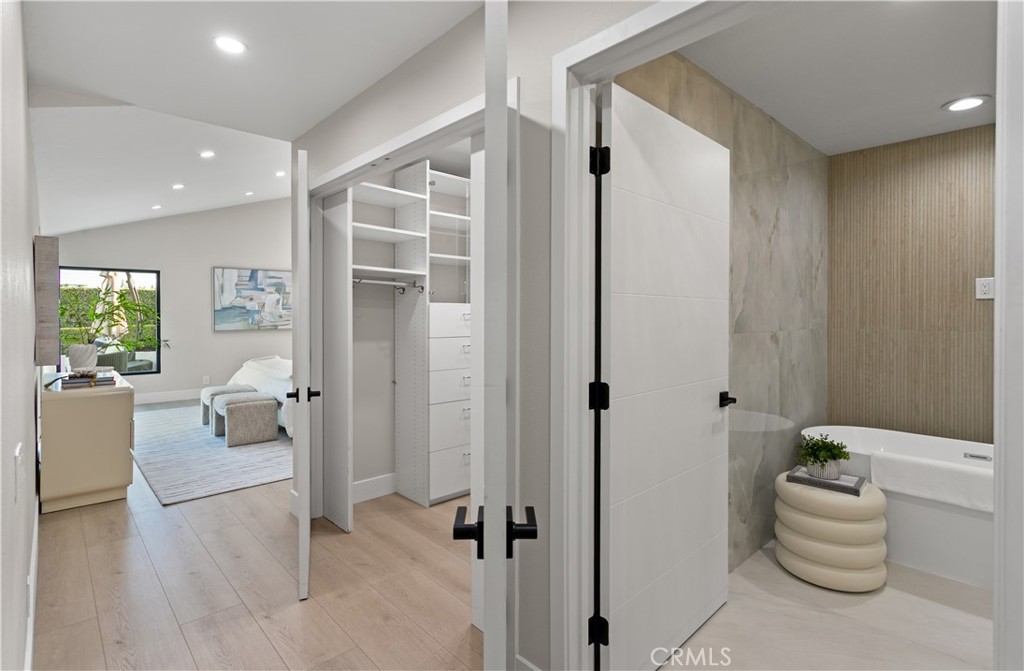 10 White Water Drive