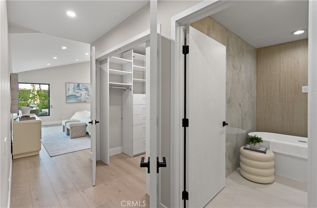 10 White Water Drive