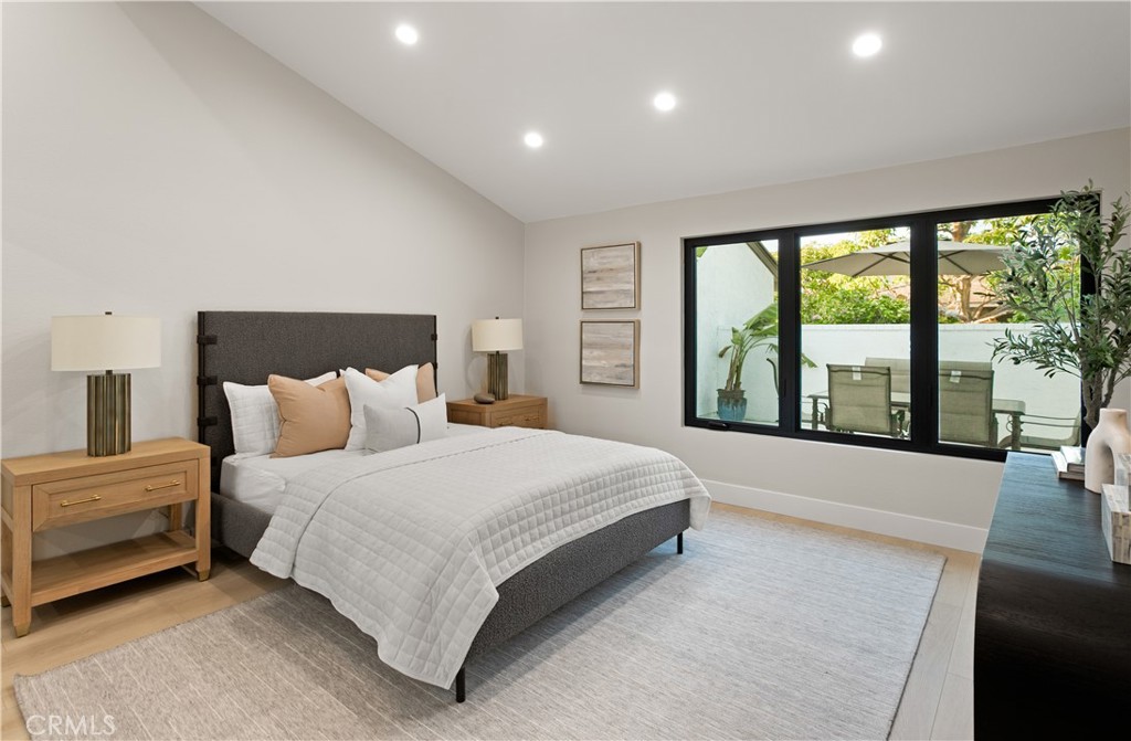 10 White Water Drive