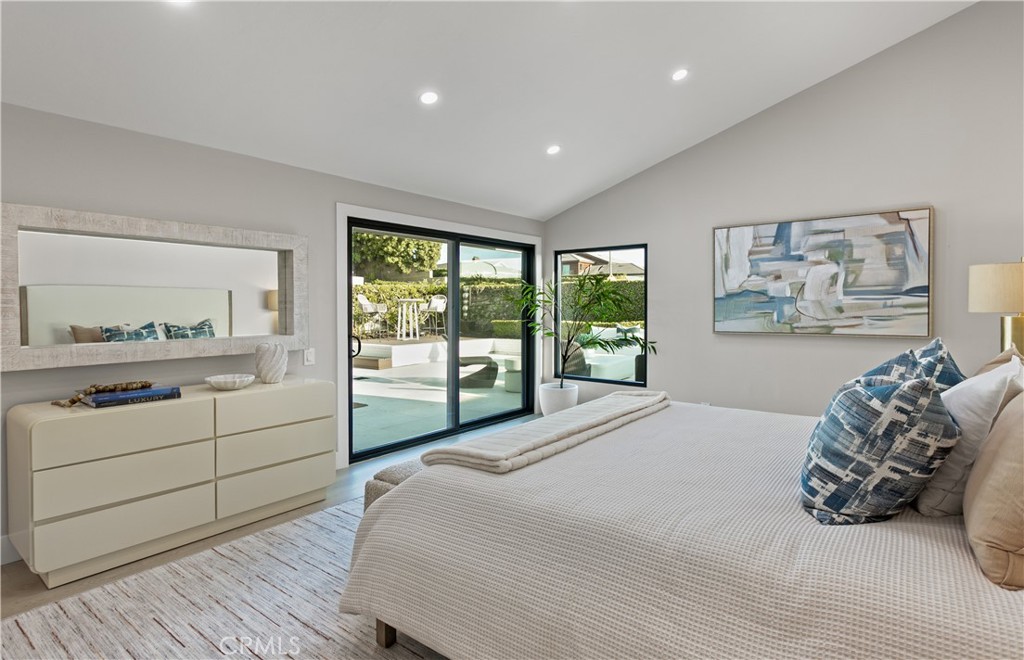 10 White Water Drive