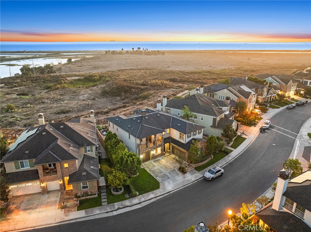 4682 Oceanridge