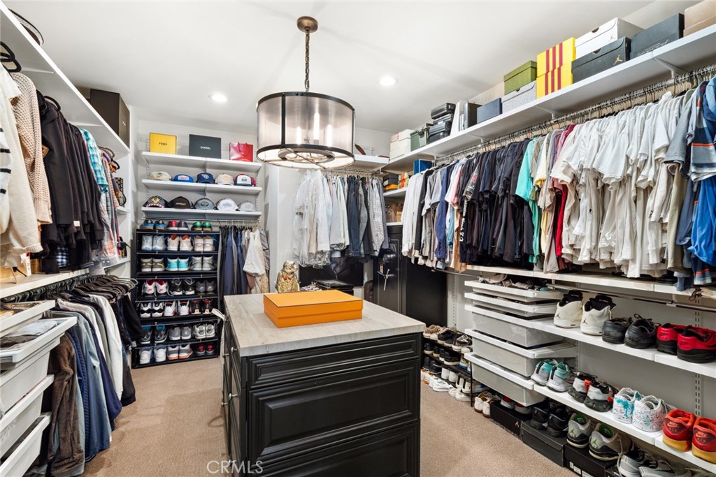 4682 Oceanridge