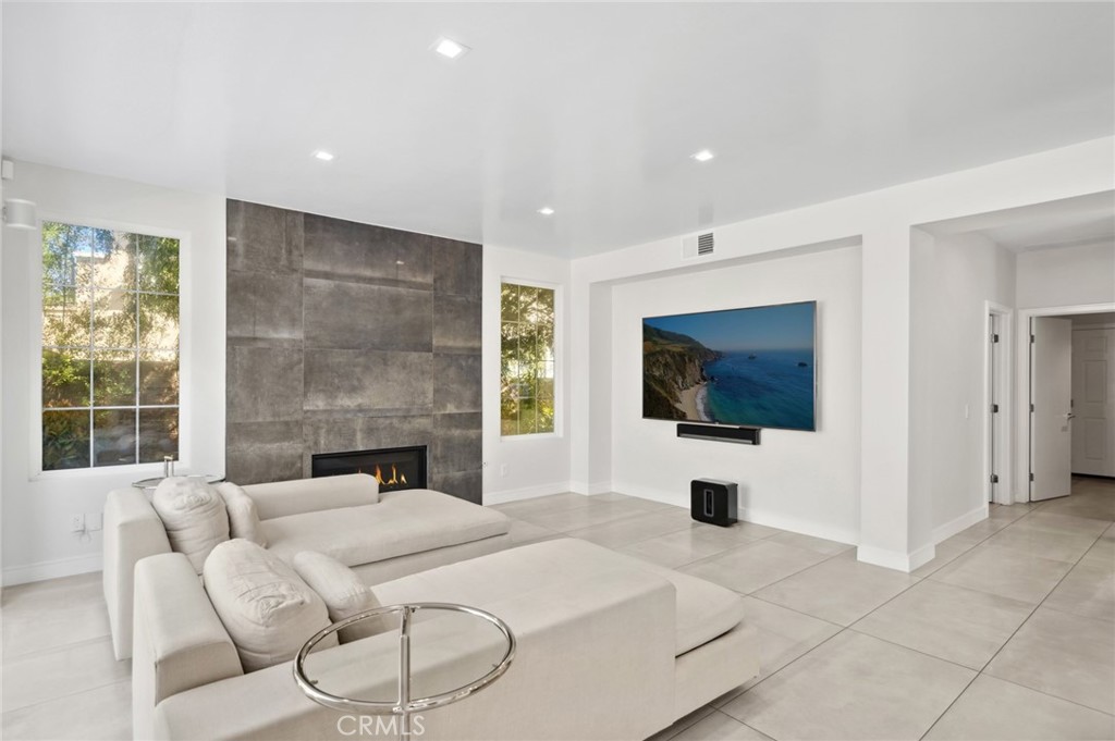 3 Bridgeport Road
