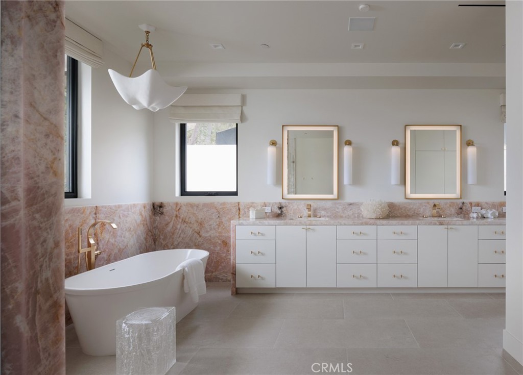 2595 Altamar