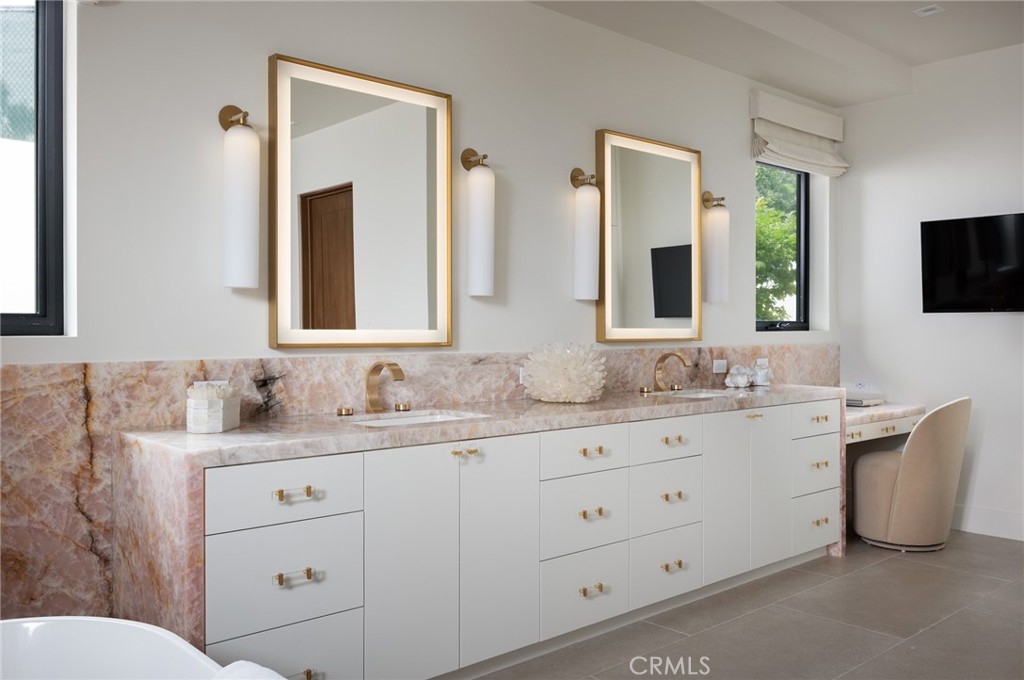 2595 Altamar