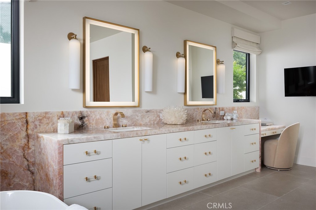 2595 Altamar