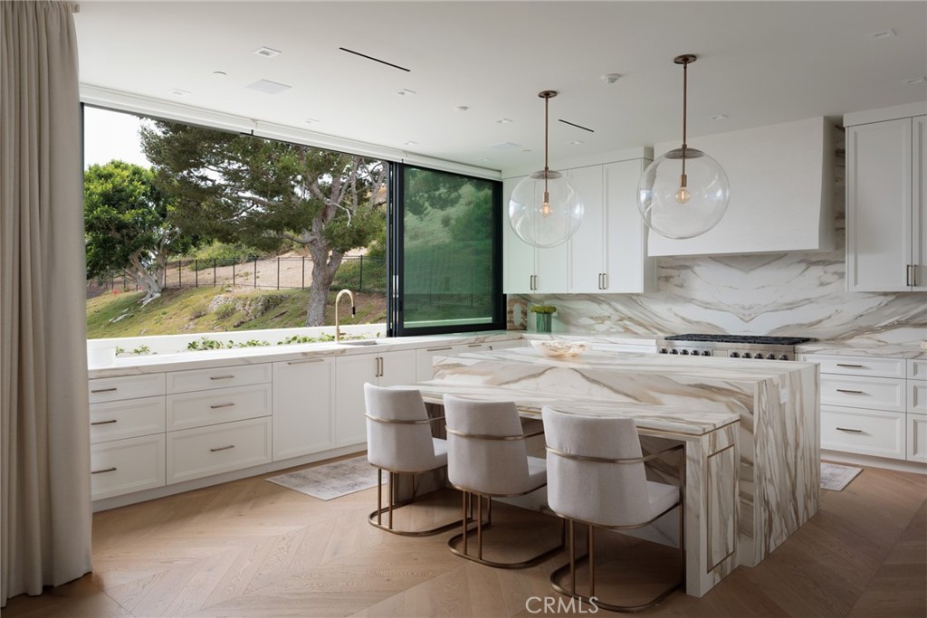 2595 Altamar