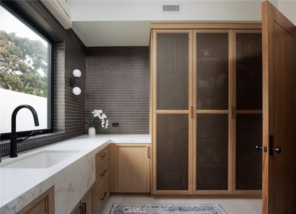 2595 Altamar