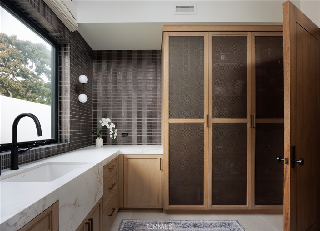 2595 Altamar