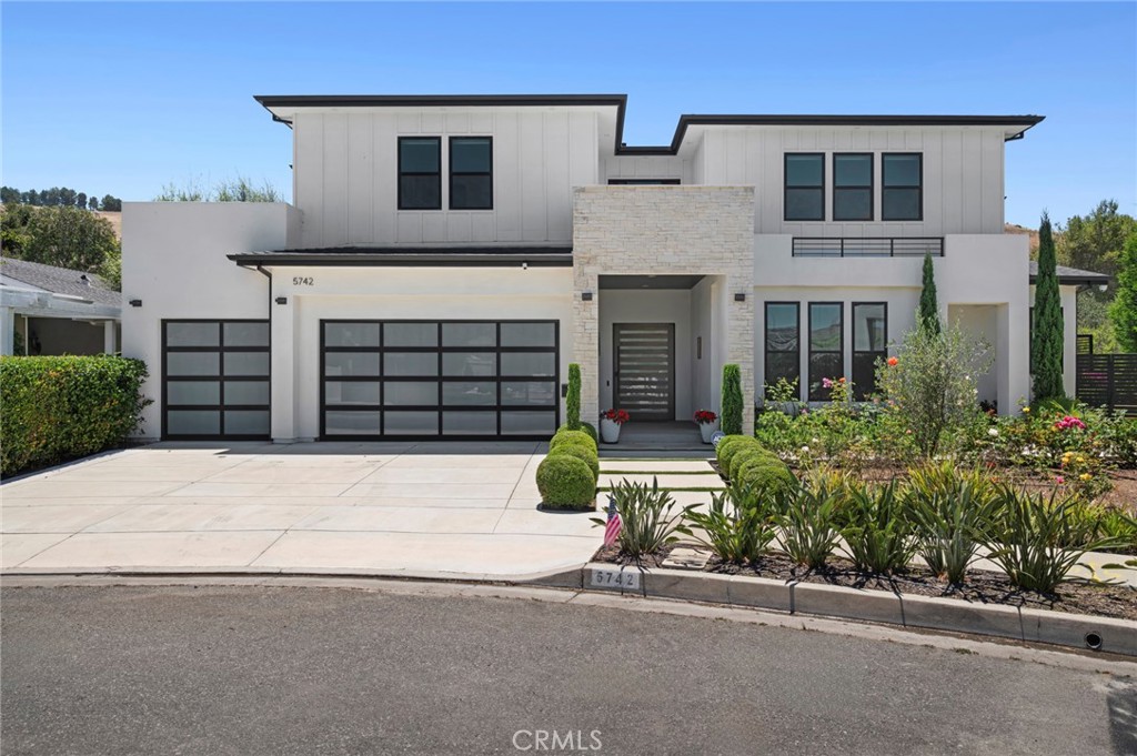5742 Sierra Casa