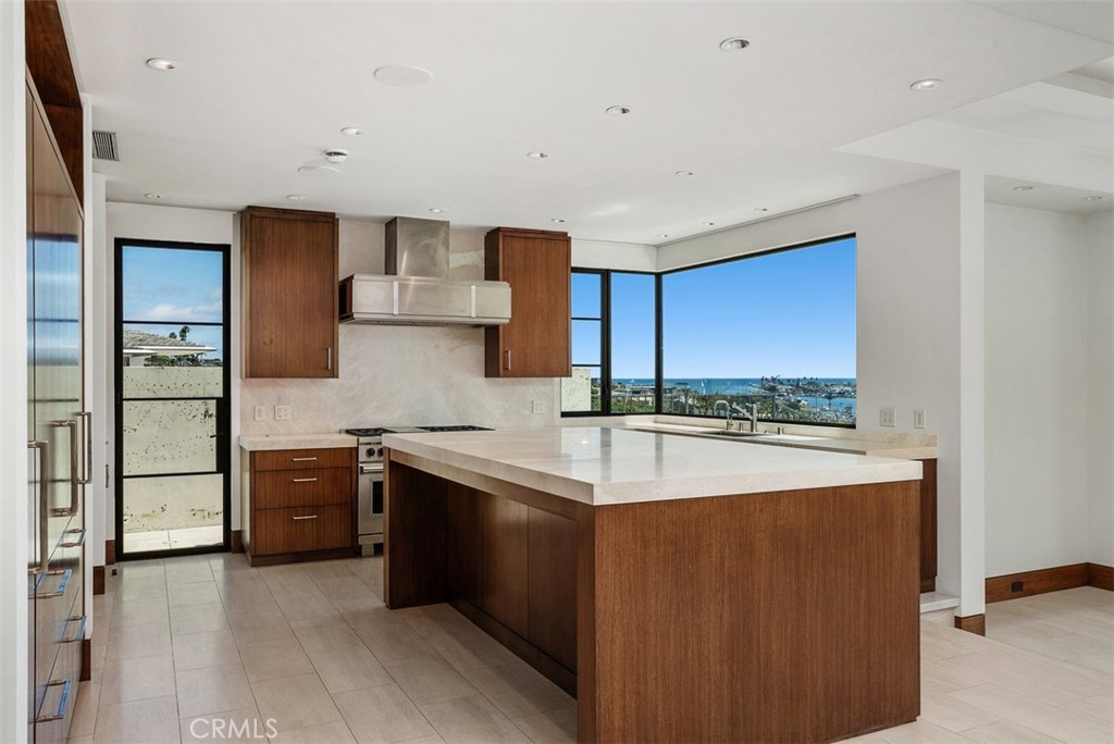 1523 Dolphin Terrace
