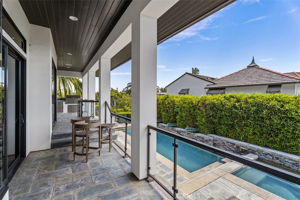 2907 Cliff Drive