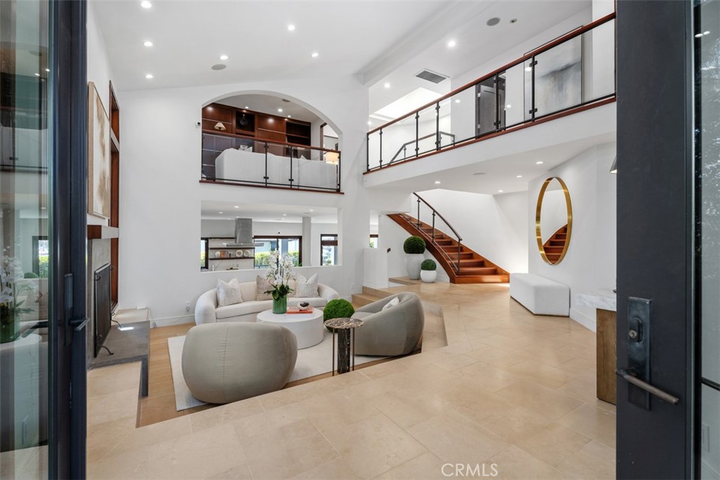 2907 Cliff Drive