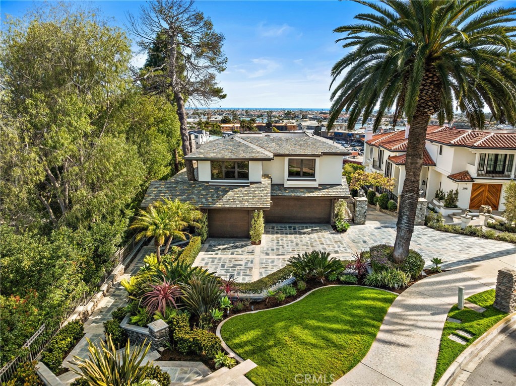 2907 Cliff Drive