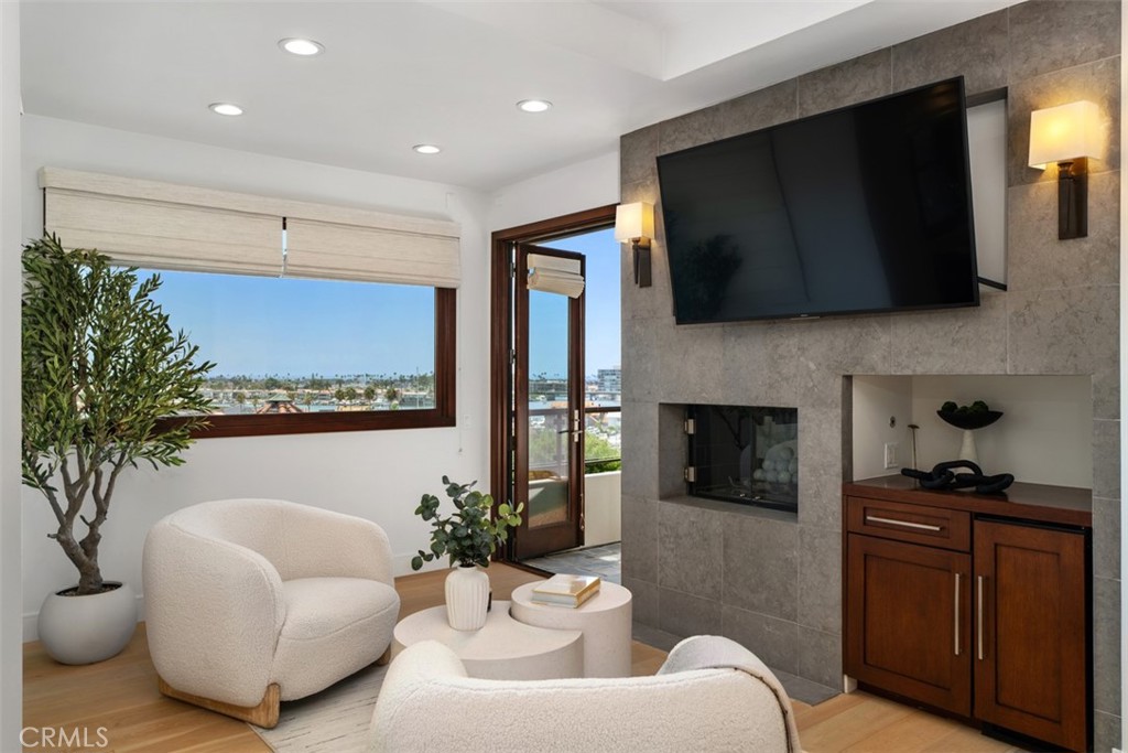 2907 Cliff Drive