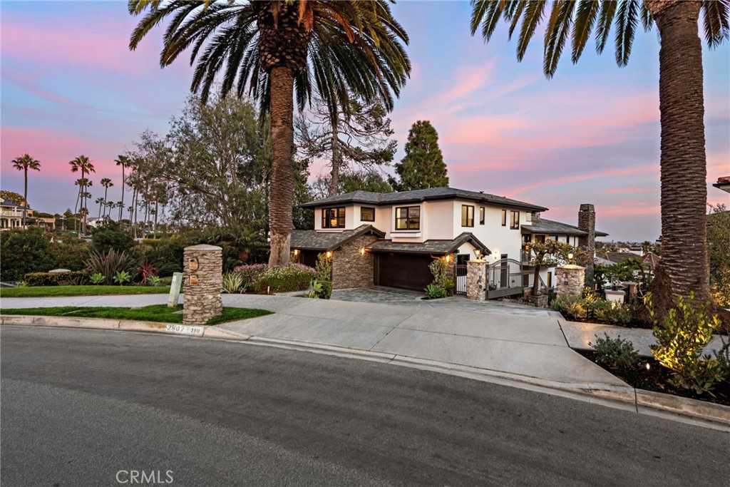 2907 Cliff Drive