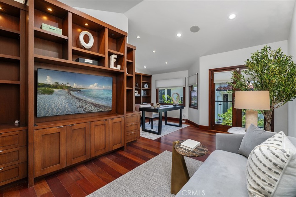 2907 Cliff Drive