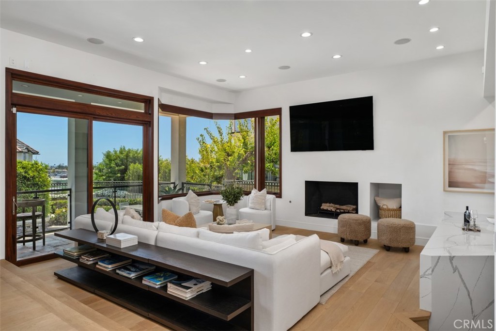 2907 Cliff Drive