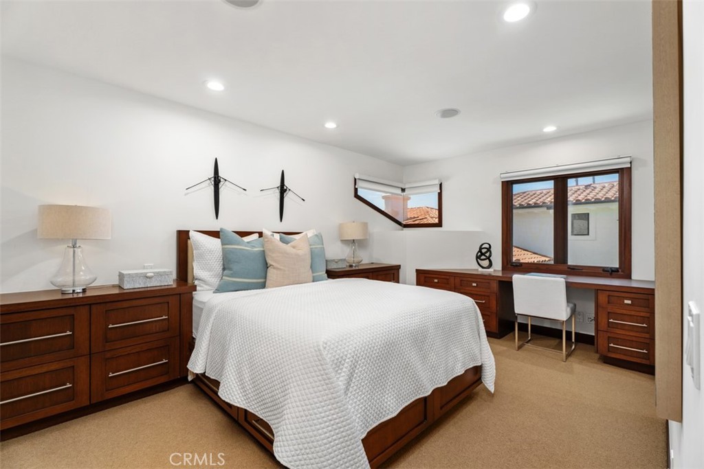2907 Cliff Drive