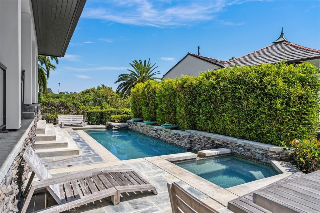 2907 Cliff Drive