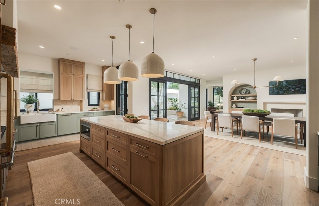 16 Pelican Point