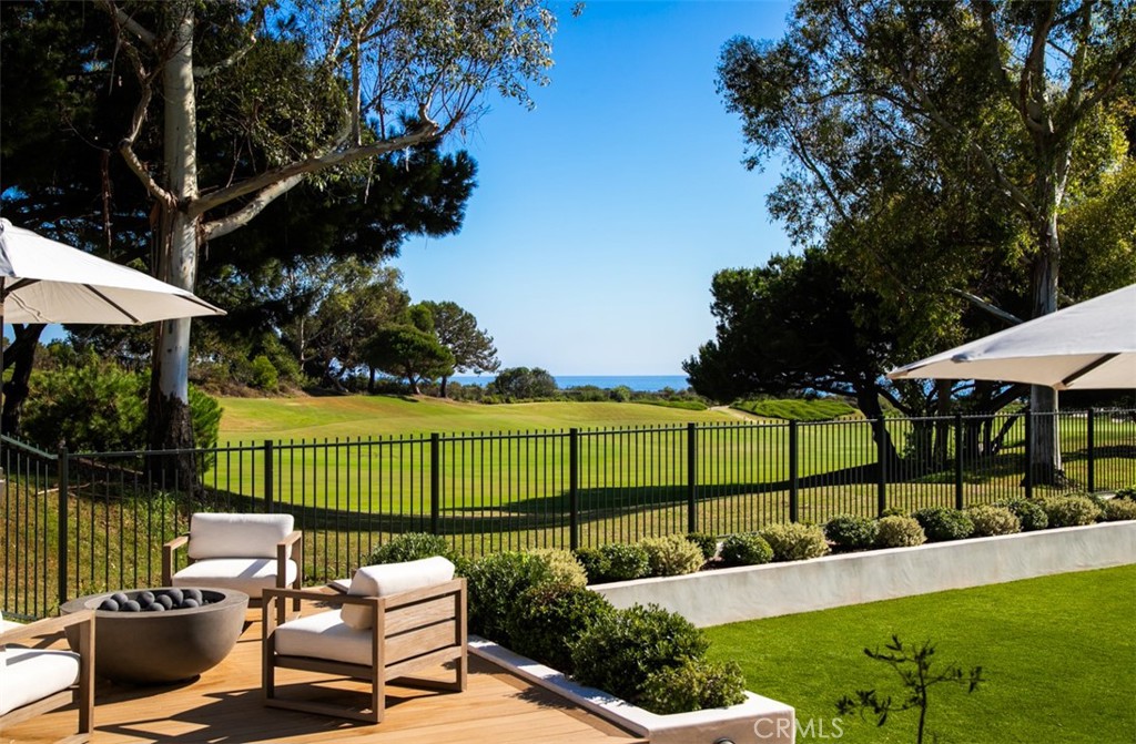 16 Pelican Point