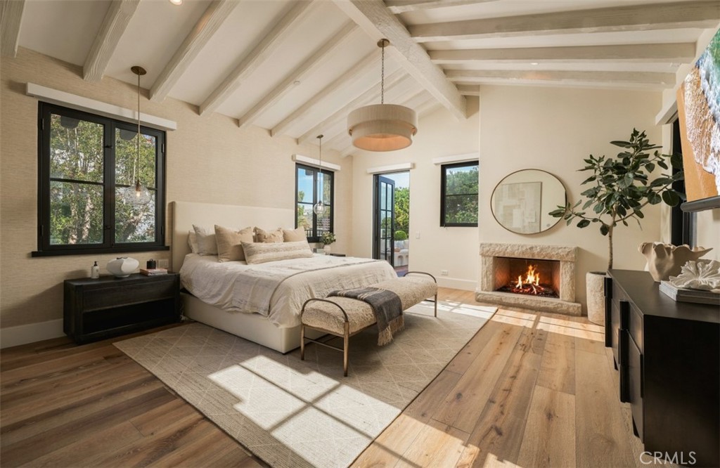 16 Pelican Point