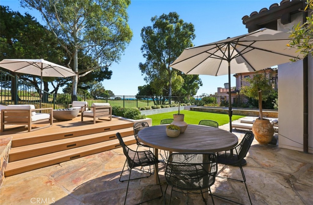 16 Pelican Point
