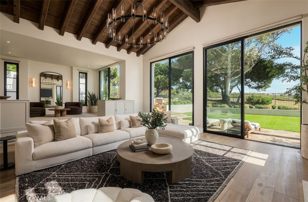 16 Pelican Point