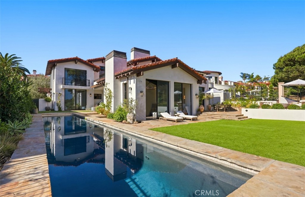 16 Pelican Point
