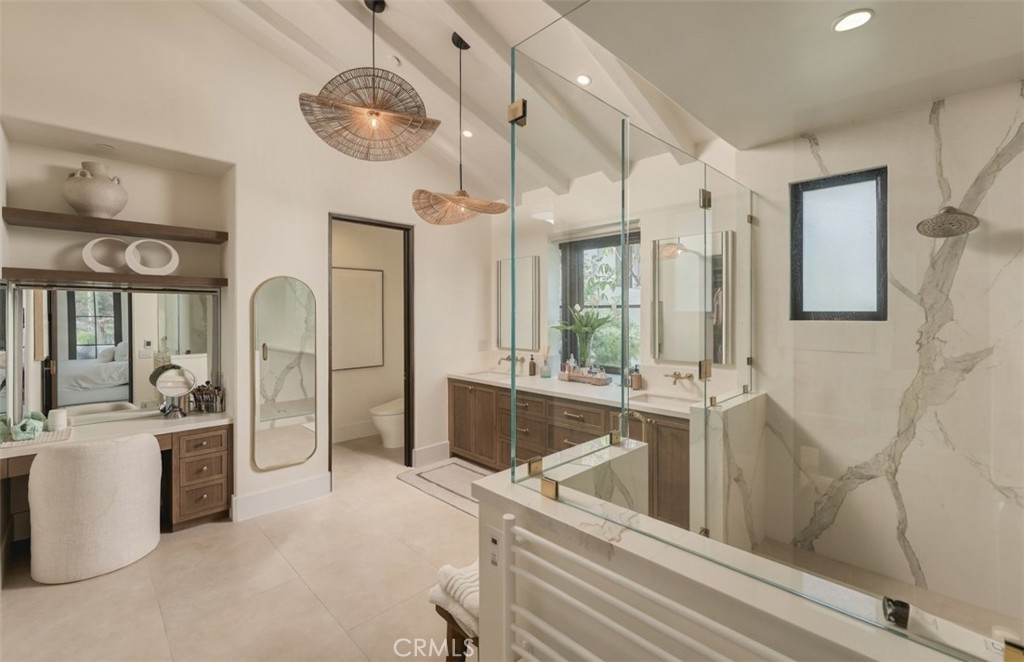 16 Pelican Point