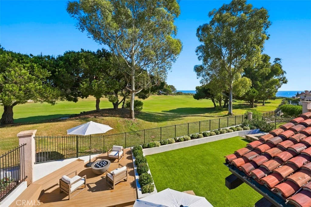 16 Pelican Point